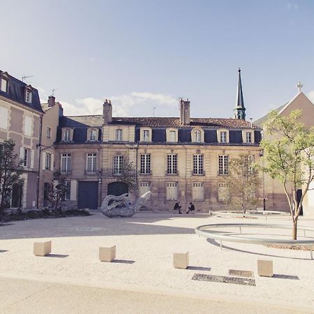 La Maison de la Liberté Suite Jeanne Barret Poitiers Exterior foto